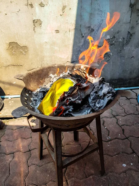 Chinois Traditionnel Pour Brûler Argent Papier Argent Aux Esprits Ancêtre — Photo