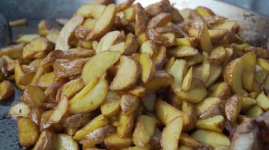 Izgara altın kabuk ile Idaho patates