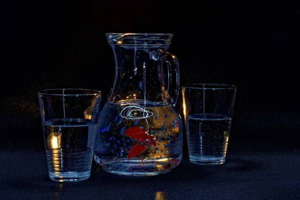 Una Bebida Refrescante Una Luz Inusual Abstracta — Foto de Stock