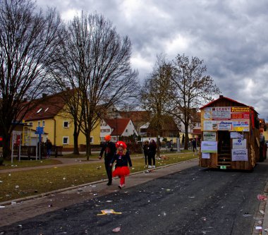 Almanya. Bavyera. Mitteleschenbach Ansbach District - 3 Mar 2019: Karnaval alayı. 