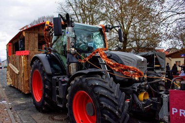 Almanya. Bavyera. Mitteleschenbach Ansbach District - 3 Mar 2019: Karnaval alayı. 