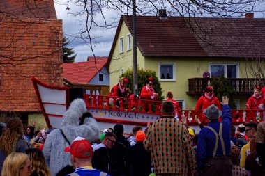 Almanya. Bavyera. Mitteleschenbach Ansbach District - 3 Mar 2019: Karnaval alayı. 
