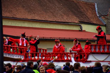 Almanya. Bavyera. Mitteleschenbach Ansbach District - 3 Mar 2019: Karnaval alayı. 