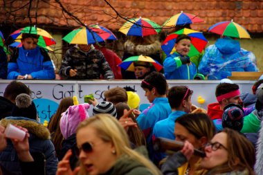 Almanya. Bavyera. Mitteleschenbach Ansbach District - 3 Mar 2019: Karnaval alayı. 