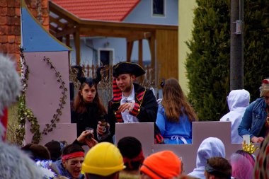 Almanya. Bavyera. Mitteleschenbach Ansbach District - 3 Mar 2019: Karnaval alayı. 