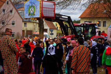 Almanya. Bavyera. Mitteleschenbach Ansbach District - 3 Mar 2019: Karnaval alayı. 