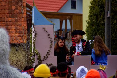 Almanya. Bavyera. Mitteleschenbach Ansbach District - 3 Mar 2019: Karnaval alayı. 