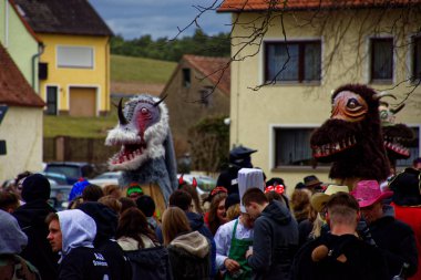 Almanya. Bavyera. Mitteleschenbach Ansbach District - 3 Mar 2019: Karnaval alayı. 