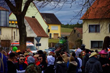 Almanya. Bavyera. Mitteleschenbach Ansbach District - 3 Mar 2019: Karnaval alayı. 