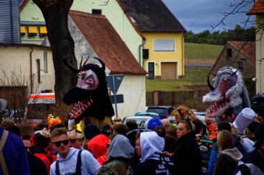 Almanya. Bavyera. Mitteleschenbach Ansbach District - 3 Mar 2019: Karnaval alayı. 