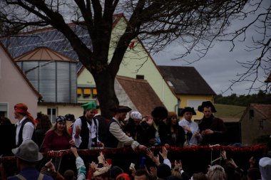 Almanya. Bavyera. Mitteleschenbach Ansbach District - 3 Mar 2019: Karnaval alayı. 