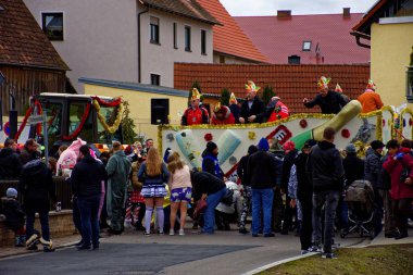 Almanya. Bavyera. Mitteleschenbach Ansbach District - 3 Mar 2019: Karnaval alayı. 