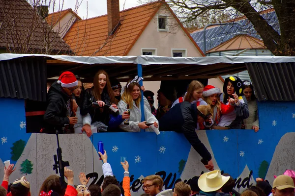 Almanya. Bavyera. Mitteleschenbach Ansbach District - 3 Mar 2019: Karnaval alayı. 