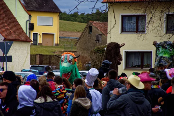 Almanya. Bavyera. Mitteleschenbach Ansbach District - 3 Mar 2019: Karnaval alayı. 