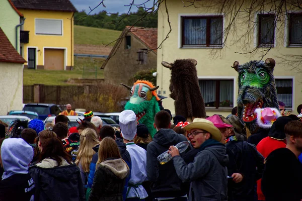 Almanya. Bavyera. Mitteleschenbach Ansbach District - 3 Mar 2019: Karnaval alayı. 