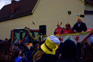 Almanya. Bavyera. Mitteleschenbach Ansbach District - 3 Mar 2019: Karnaval alayı. 