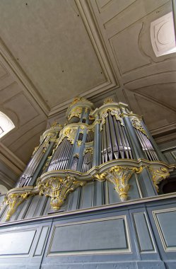beautiful, historic cathedral on a bright sunny day in Ansbach