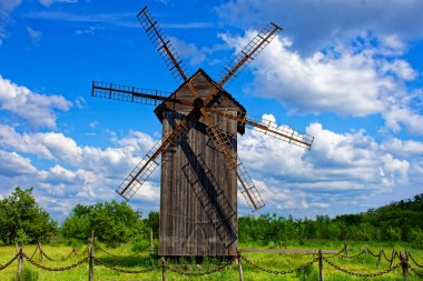 Savaştan önce Khorytsia Ukrayna adasında sıcak bir gün.