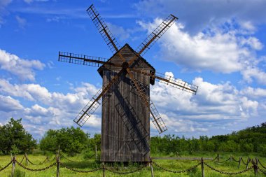 Savaştan önce Khorytsia Ukrayna adasında sıcak bir gün.