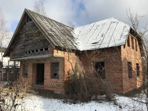 Kış Başarısız Olan Gayrimenkul Yatırım Soyut Bina Terk — Stok fotoğraf