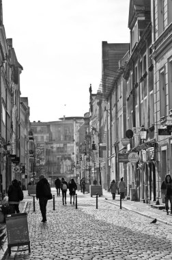 Poznan/Polonya - 6 Şubat 2019: tarihi binalar, popüler turistik destinasyon Old Town square.
