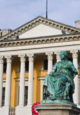 Poznan/Polonya - 6 Şubat 2019: Raczynscy (BIBLIOTEKA Raczynskich bina Kütüphane)