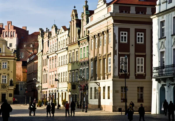 Poznan/Polonya - 6 Şubat 2019: renkli binalar Eski Şehir Meydanı'na (Stary Rynek)