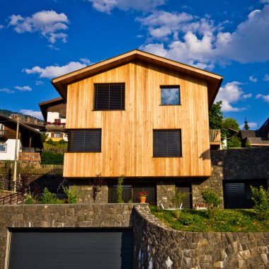 İtalya yaz, Castelrotto şehir mimarisi