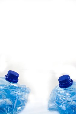 İzole bir plastik Beş litre su şişesi.