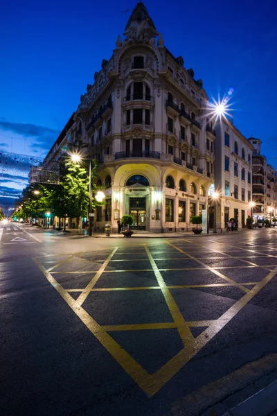 Ulicy Skrzyżowaniu Hiszpania Granada Bei Nacht — Zdjęcie stockowe