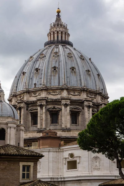 Italia Katholische Kirche Petersdom Vatikanstadt Bei Tag — Foto Stock