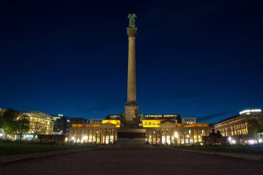 Almanya Stuttgart şehir parkı panorama yanar geceleri