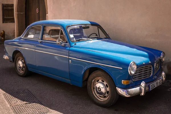 Σουηδία Παλιό Αυτοκίνητο Oldtimer Volvo Στέκεται Μπροστά Από Σπίτι — Φωτογραφία Αρχείου