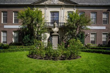 Hollanda Amsterdam binalar evler Mimarlık Üniversitesi Holland Nehri