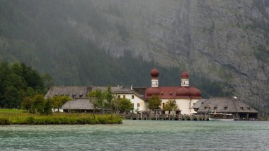 ünlü Bavyera Şapel iç içe obersee için