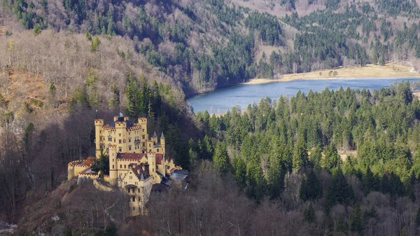 neu schwangau yellow castle