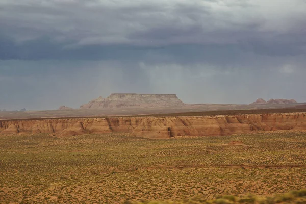 Red rock desert rain and thunder coming — Stock Photo, Image