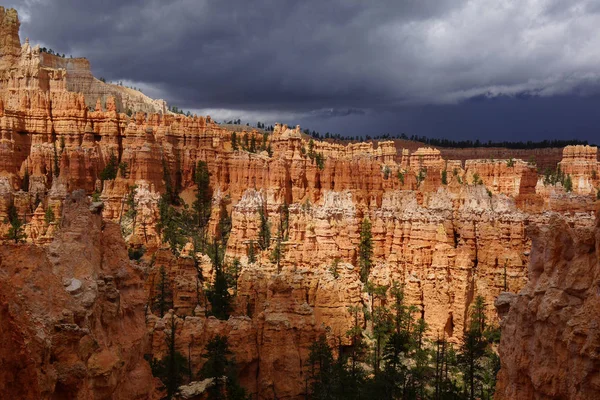 Bryce Canyon Utah bulutlu gün — Stok fotoğraf