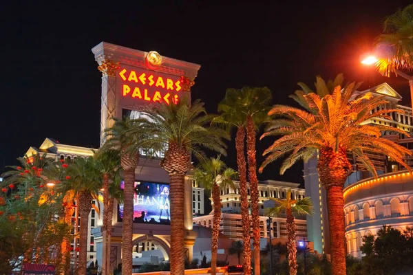 Ceasars palacio en lasw vegas por la noche — Foto de Stock