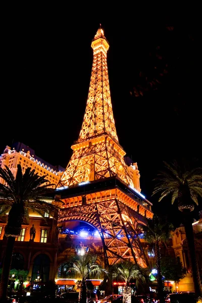 Torre eifel de vegas iluminado — Fotografia de Stock