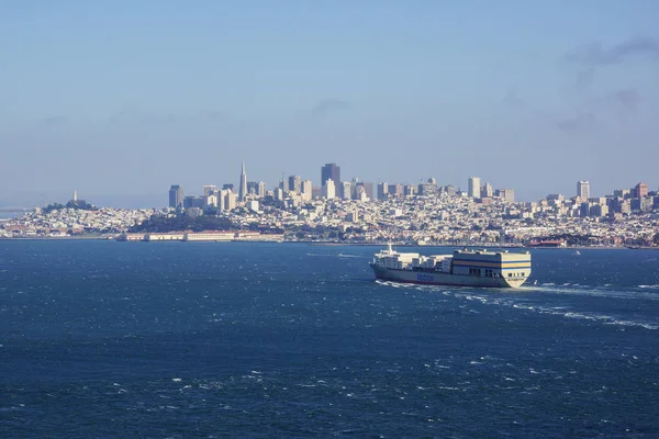 Skyline van San Francisco van de gouden brug van de poort — Stockfoto