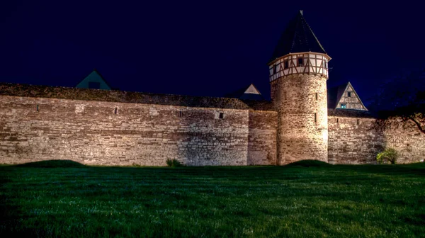 Town wall at night illuminated in weil der stadt — Stock Photo, Image