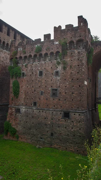 Tarihi kale yüksek duvarlar — Stok fotoğraf