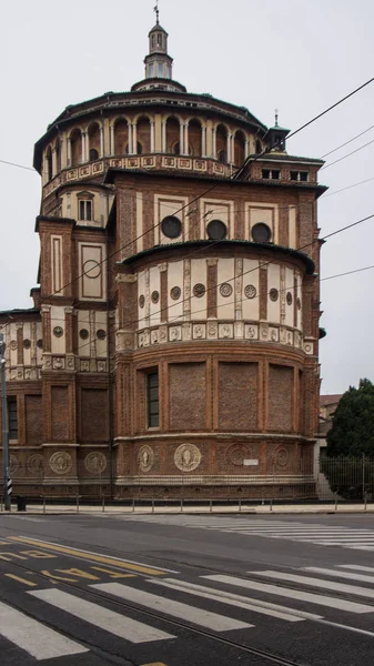 Famosa chiesa cattolica di milano — Foto Stock