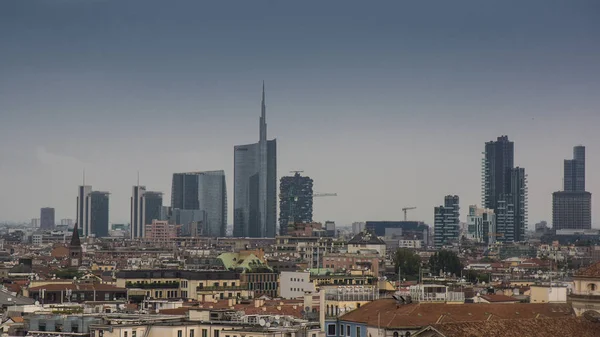 Vista sul quartiere finanziario di milano da cupola — Foto Stock