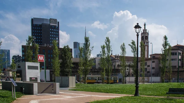 Milan metro istasyonu