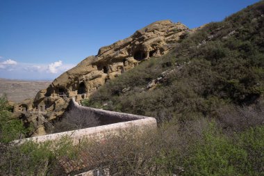 gürcistan ortaçağ manastırı etrafında duvar