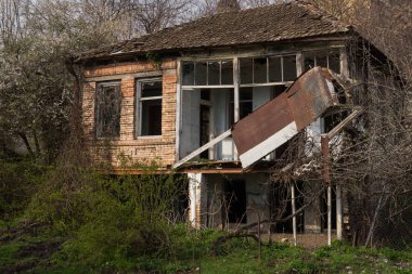 ananuri eski çürümüş binalar