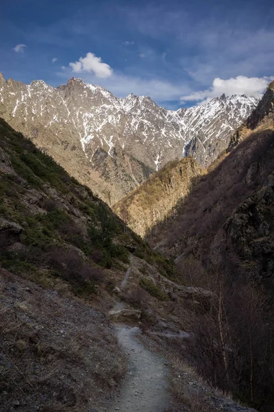 kazbegi milli parkında dağ panoraması