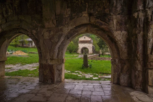 Arco del monasterio de Gelati en kutaissi — Foto de Stock